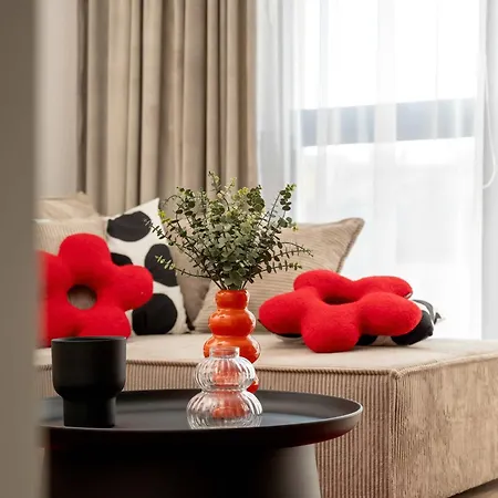 Stylish With Underground Parking And A Perfect Location By Renters アパート *